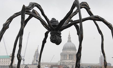 Giant-Louise-Bourgeois-sp-010